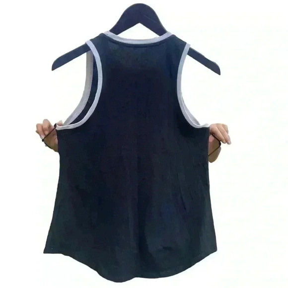 Nike women’s black tank top size small gently used rattle snake design - Picture 4 of 4